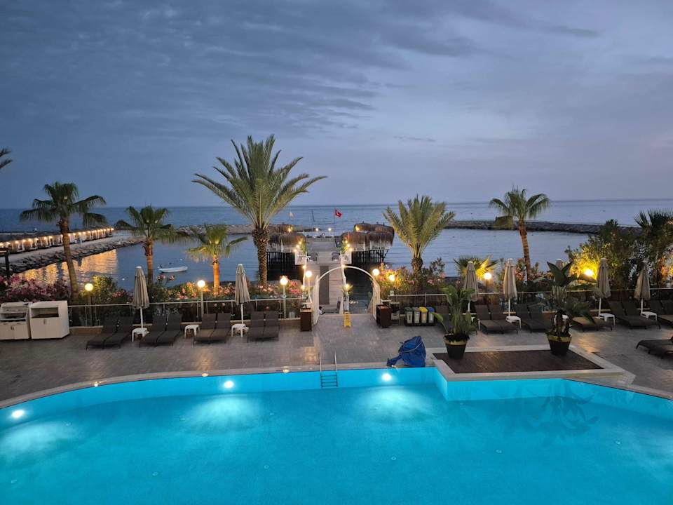 Pool Aria Resort & Spa