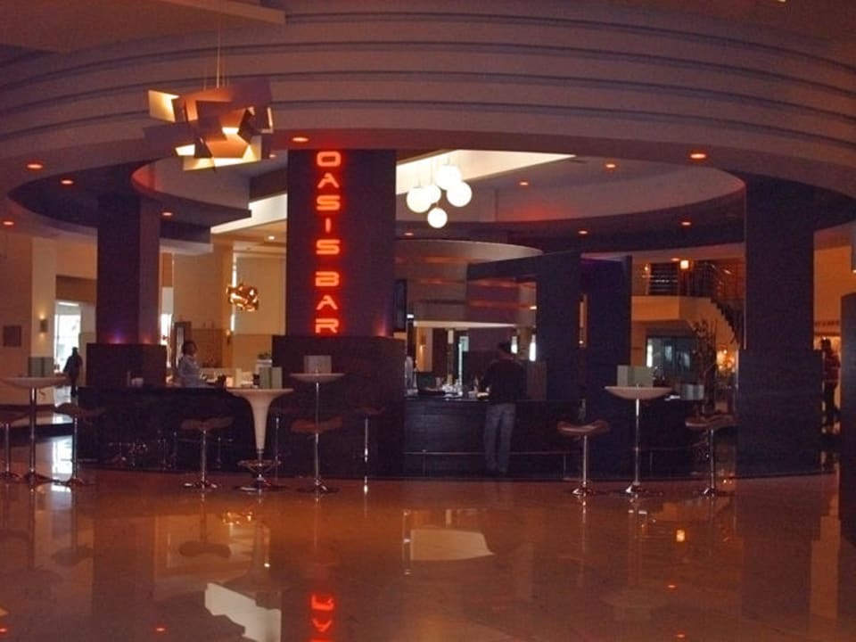 Oasis-Bar Limak Lara Deluxe Hotel & Resort