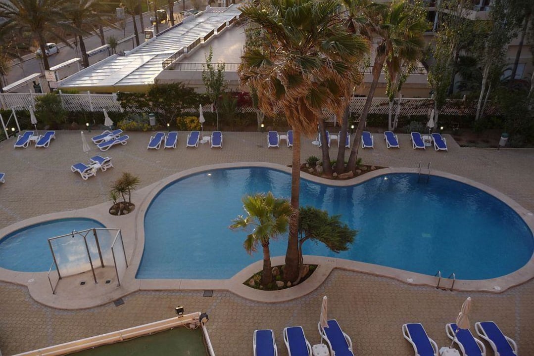 Die Poolanlage aus dem 3. Stock HSM Golden Playa