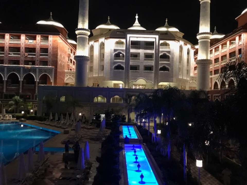 Außenansicht Royal Taj Mahal Hotel