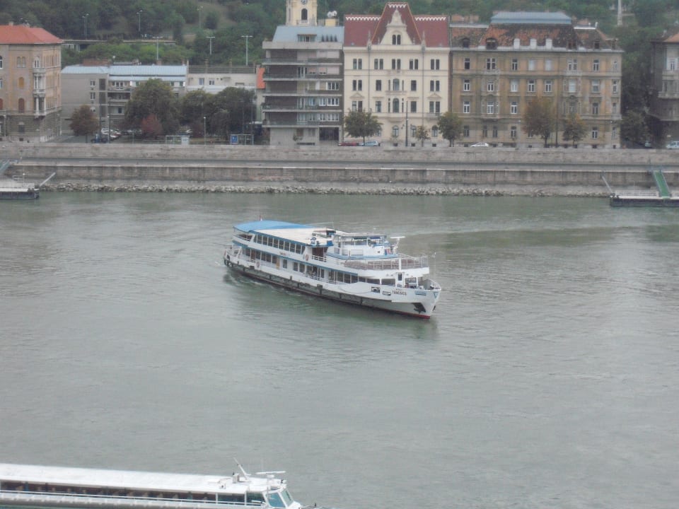 Gerader Blick aus dem Zimmer Hotel Marriott Budapest