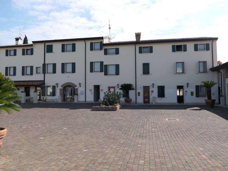 Außenansicht Hotel Corte Pontigliardo