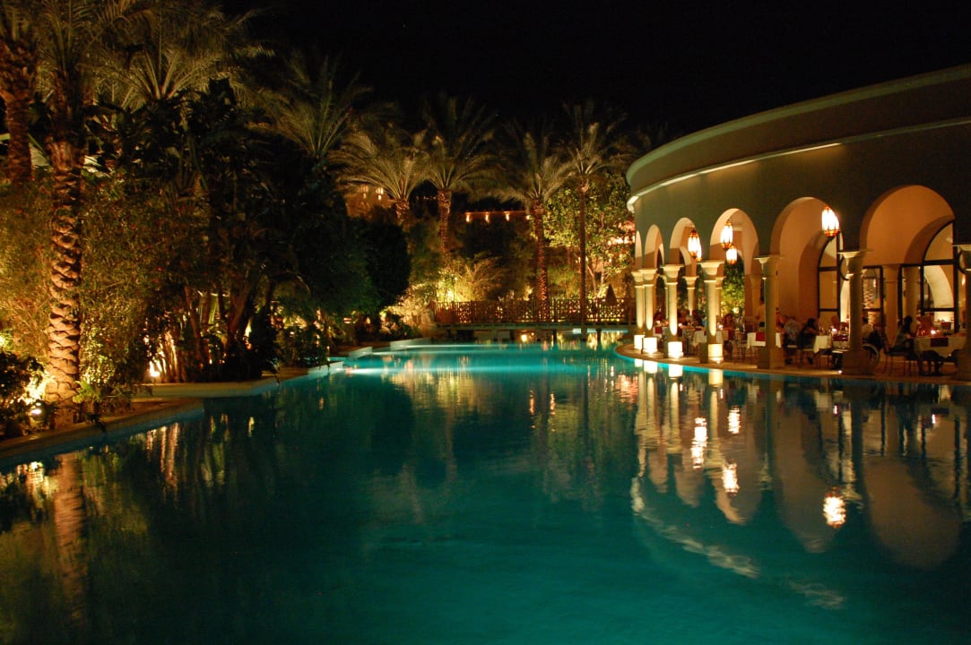 Blick zum Domerestaurant Makadi Palace