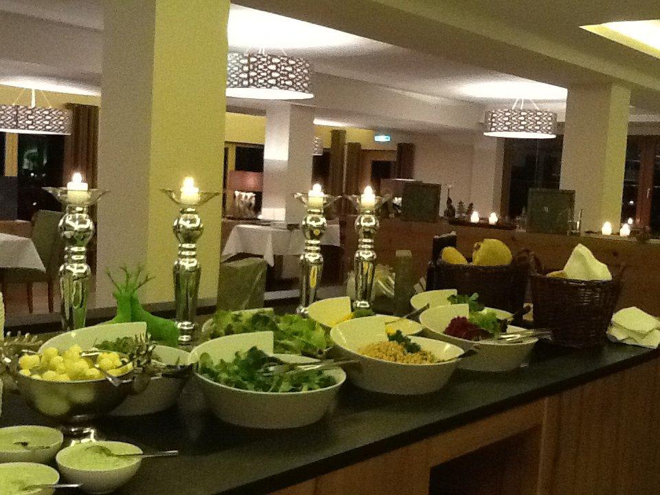 Salatbuffet am Abend Hotel Ritzlerhof
