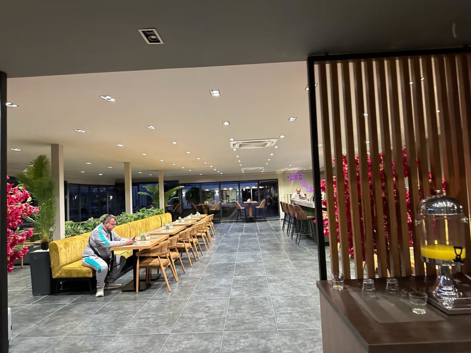 Lobby Hotella Resort & Spa