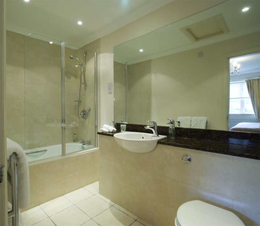 `Classic` standard bathroom Beinn Bhracaigh