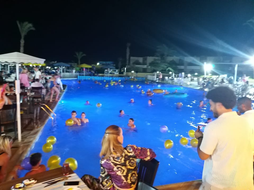 Pool Aladdin Beach Resort