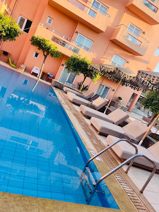 Pool High Beach Resort