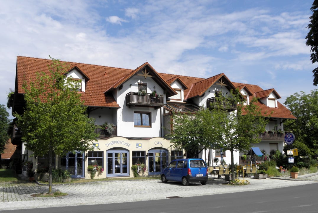 Vorderansicht Hotel Garni - Thermenoase