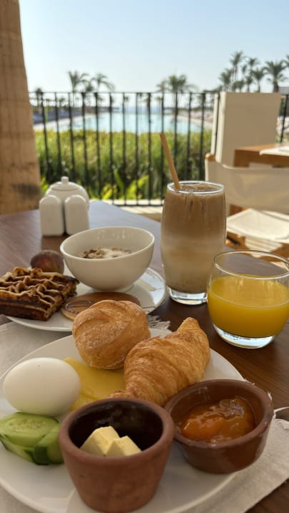 Gastro Serry Beach Resort