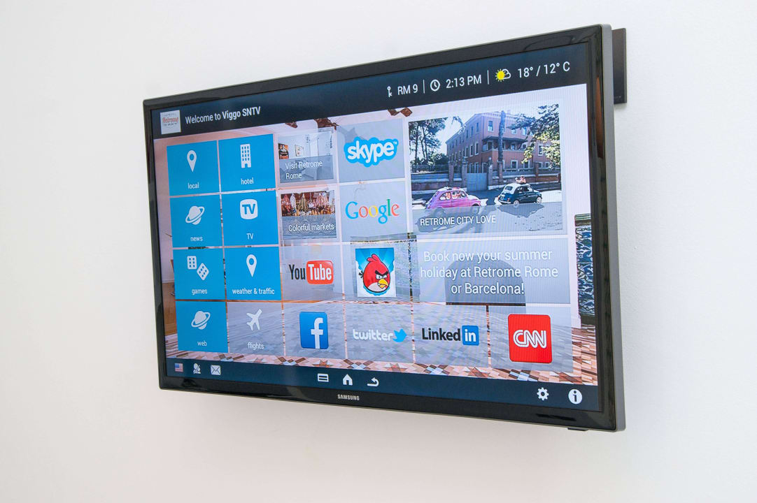 Smart TV in all the rooms Roca Rooms & Apartments