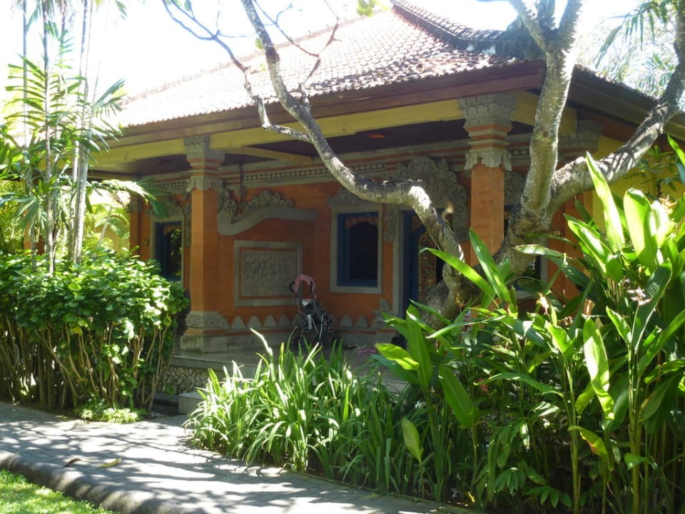Bungalow Puri Santrian