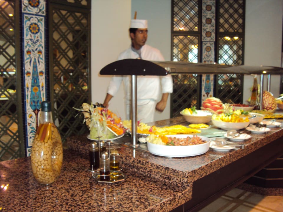 Mittagessen Hotel El Mouradi Palm Marina