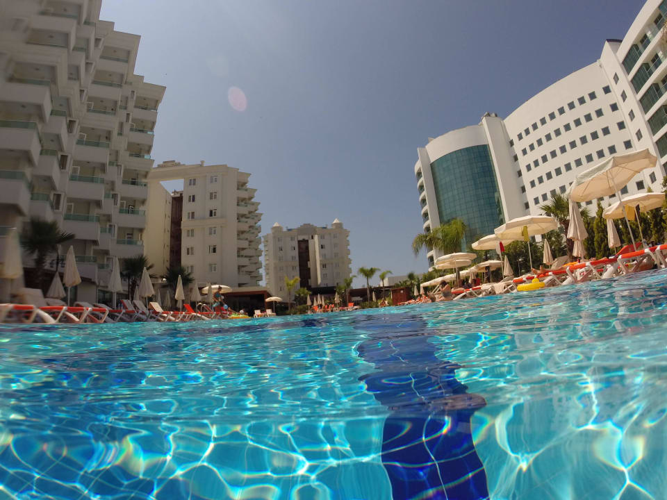 Aus dem Pool Wyndham Garden Lara