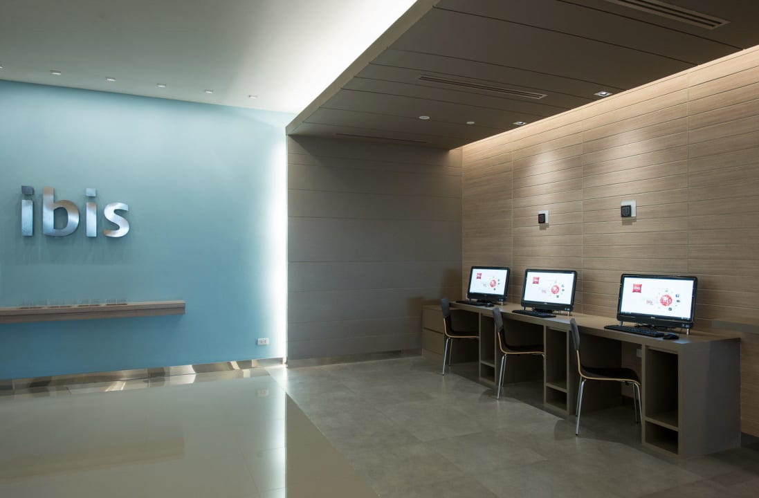 Internet Corner Hotel ibis Bangkok Siam