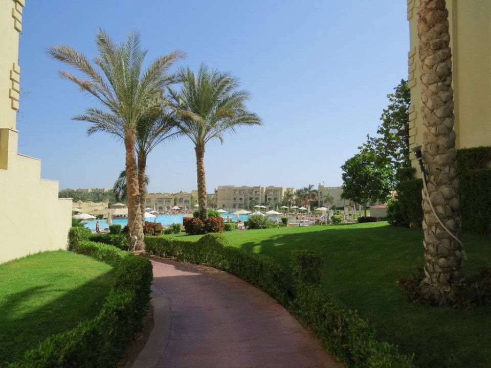 Weg zu einem der Pools Rixos Sharm El Sheikh Adults Only 18 +