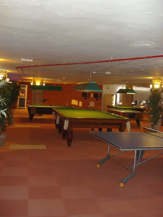 Billard, Tischtennis usw. Bull Escorial & Spa
