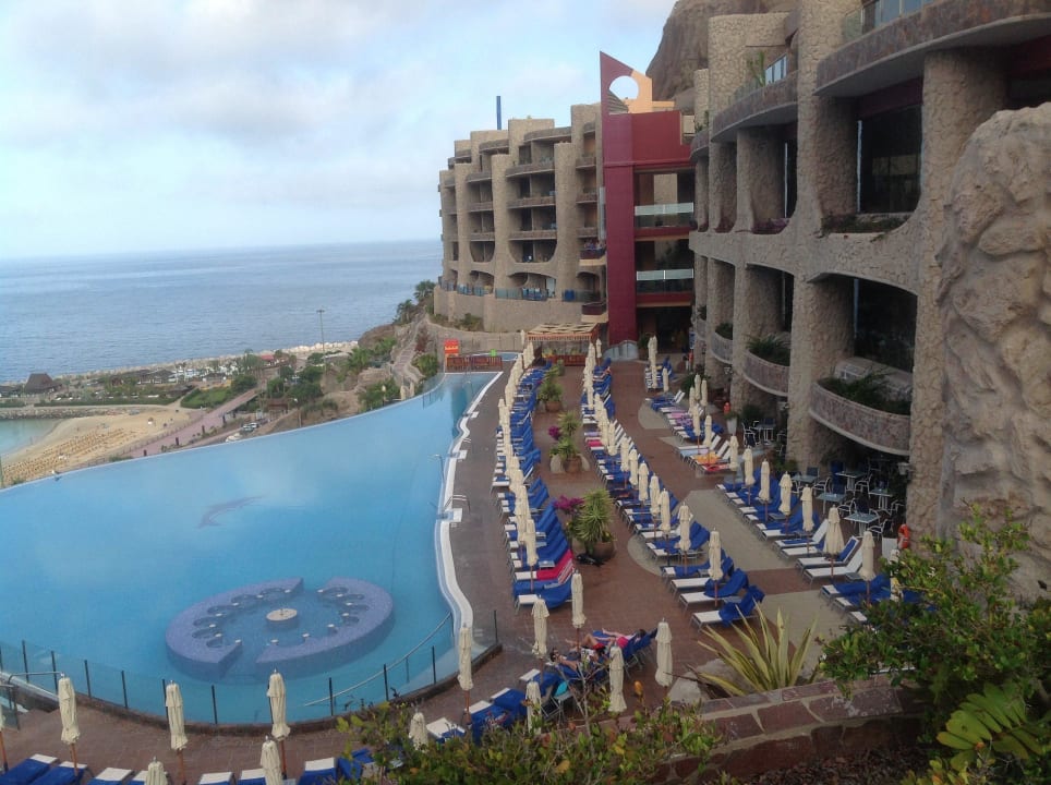 Morgens halb 8 - alles reserviert, keiner da. Gloria Palace Royal Hotel & Spa