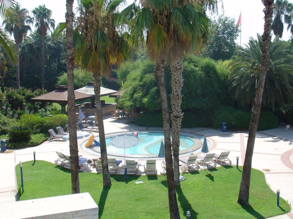 Eines der Poolabschnitte Hotel Özkaymak Falez