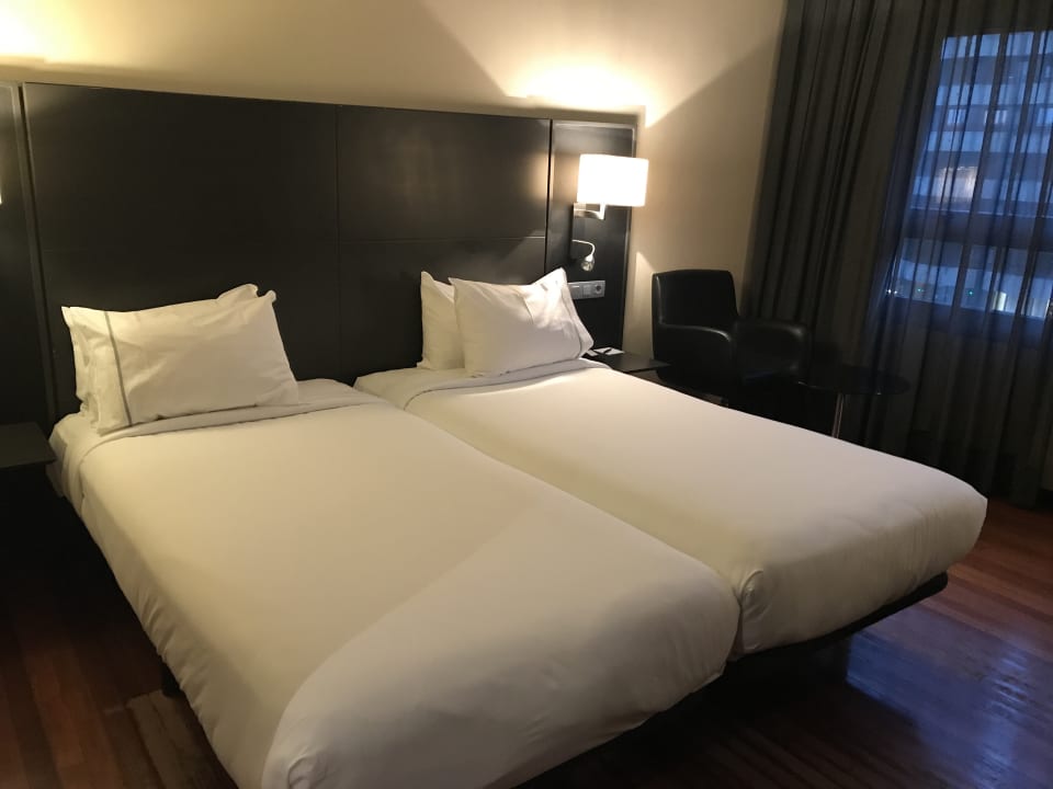 Zimmer AC Hotel General Alava by Marriott