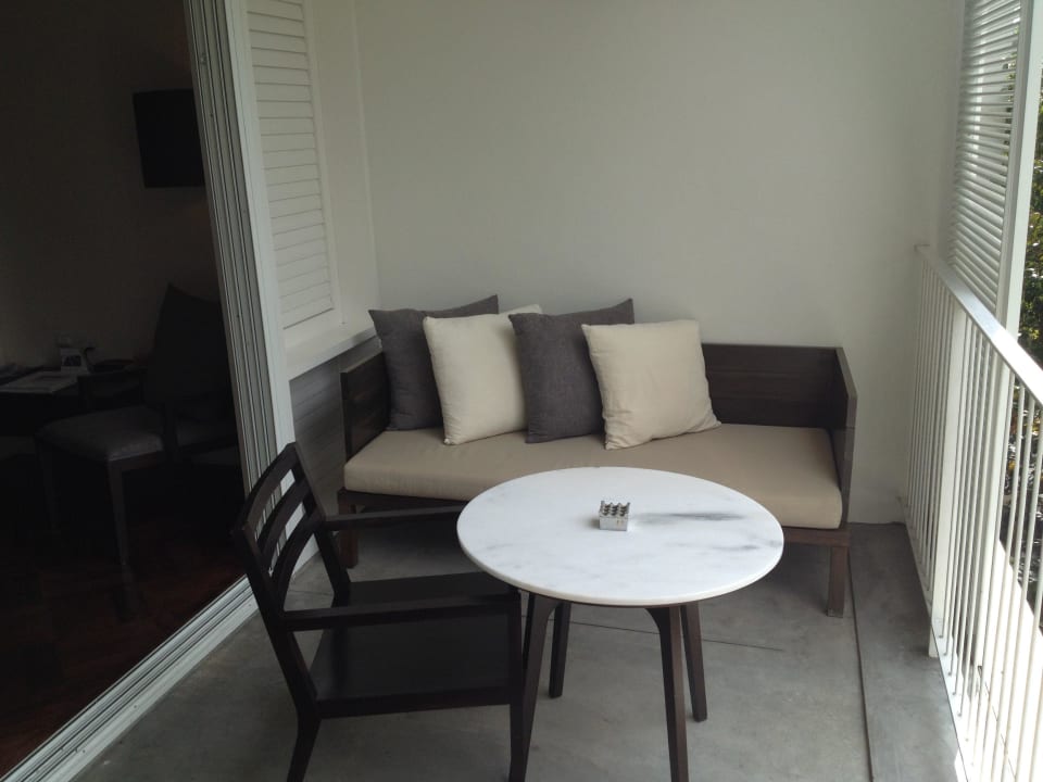 Balcony Lone Pine Hotel