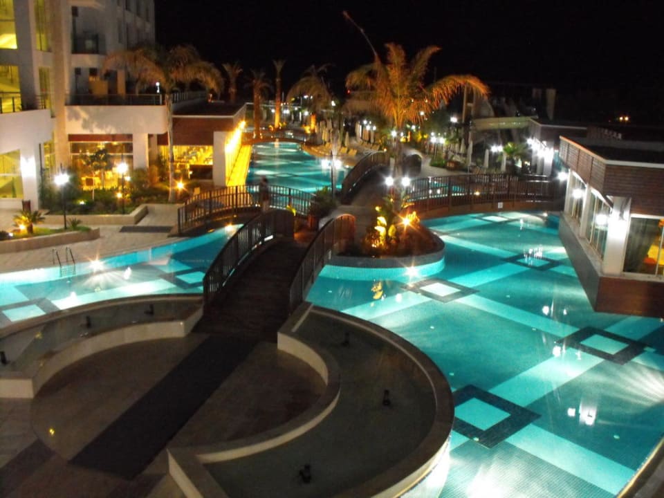 Der Pool am Abend Sunis Kumköy Beach Resort Hotel & Spa