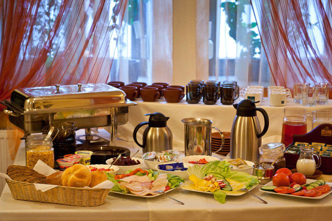 Breakfast - swedish table Hotel Rezydencja Krasickiego 24
