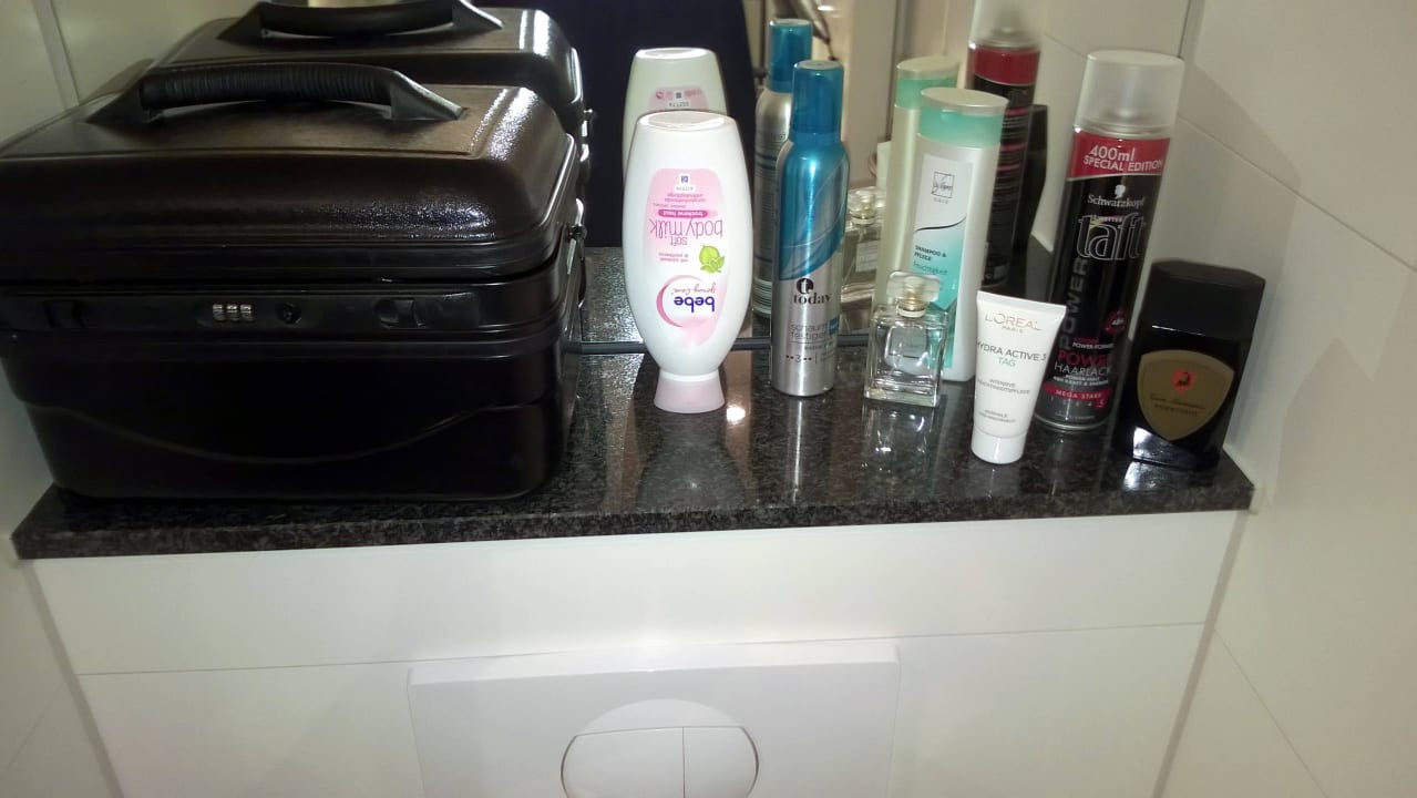 Badezimmer Ausstattung   Motel One Hamburg-Alster