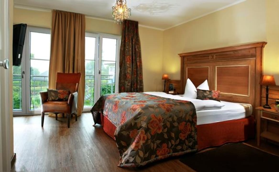 Prestige Einzelzimmer zum Patio Hotel Ampervilla