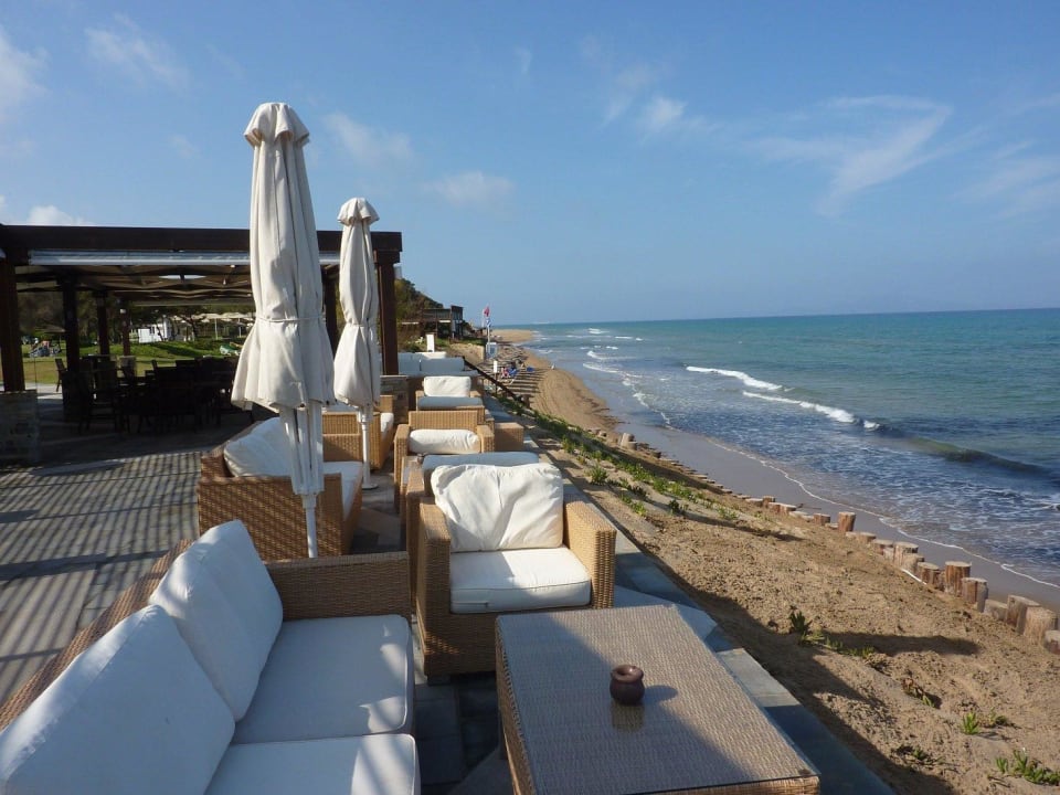 Pergola-Bar Strandsituation Mai 2013 ROBINSON KYLLINI BEACH