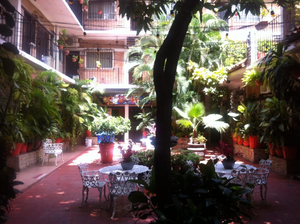 Patio interior Hotel Posada De Roger