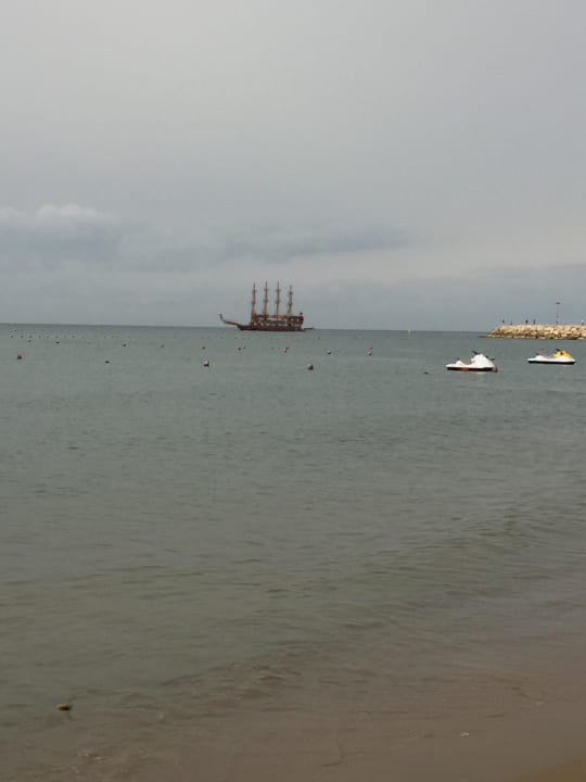 Blick zum kleinen Hafen Port Side Resort Hotel