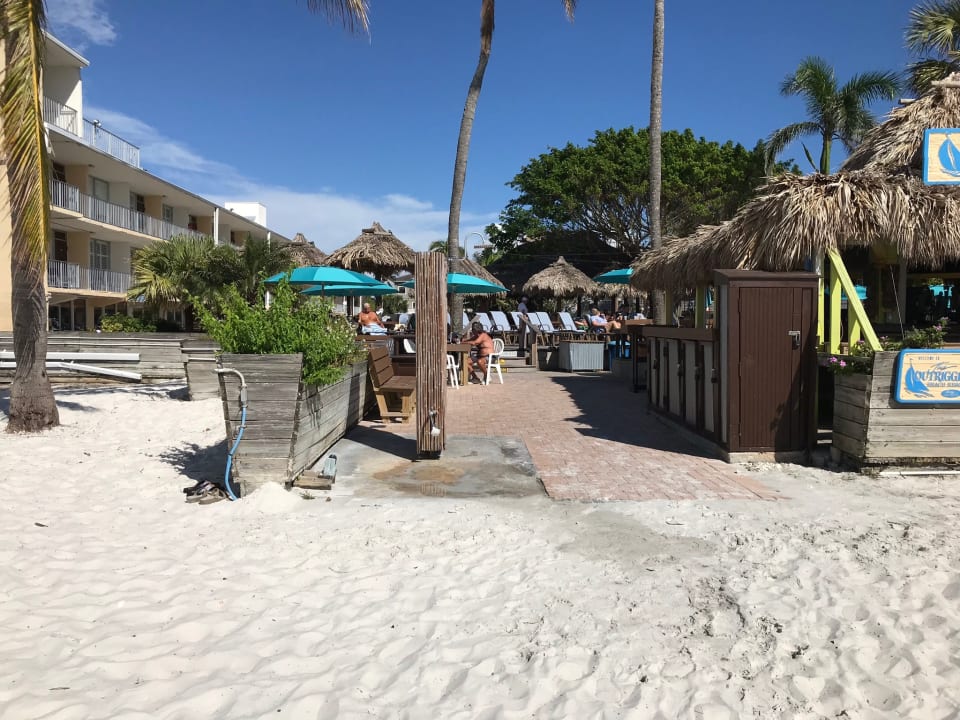 Außenansicht Hotel Outrigger Beach Resort