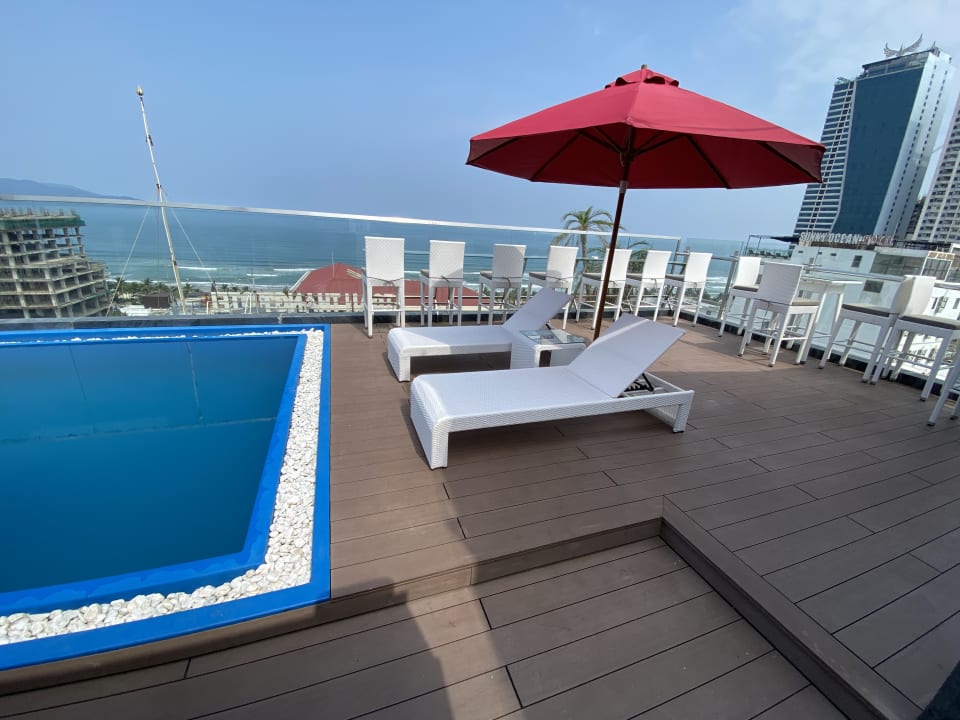 Pool Mercy Emerald Hotel