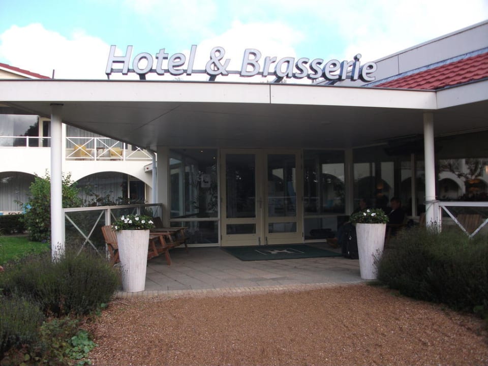Eingang Fletcher Strandhotel Renesse