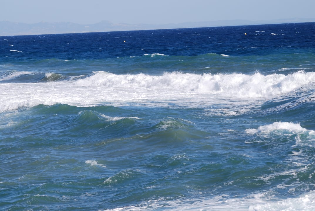 Strand Crystal Springs Beach Hotel