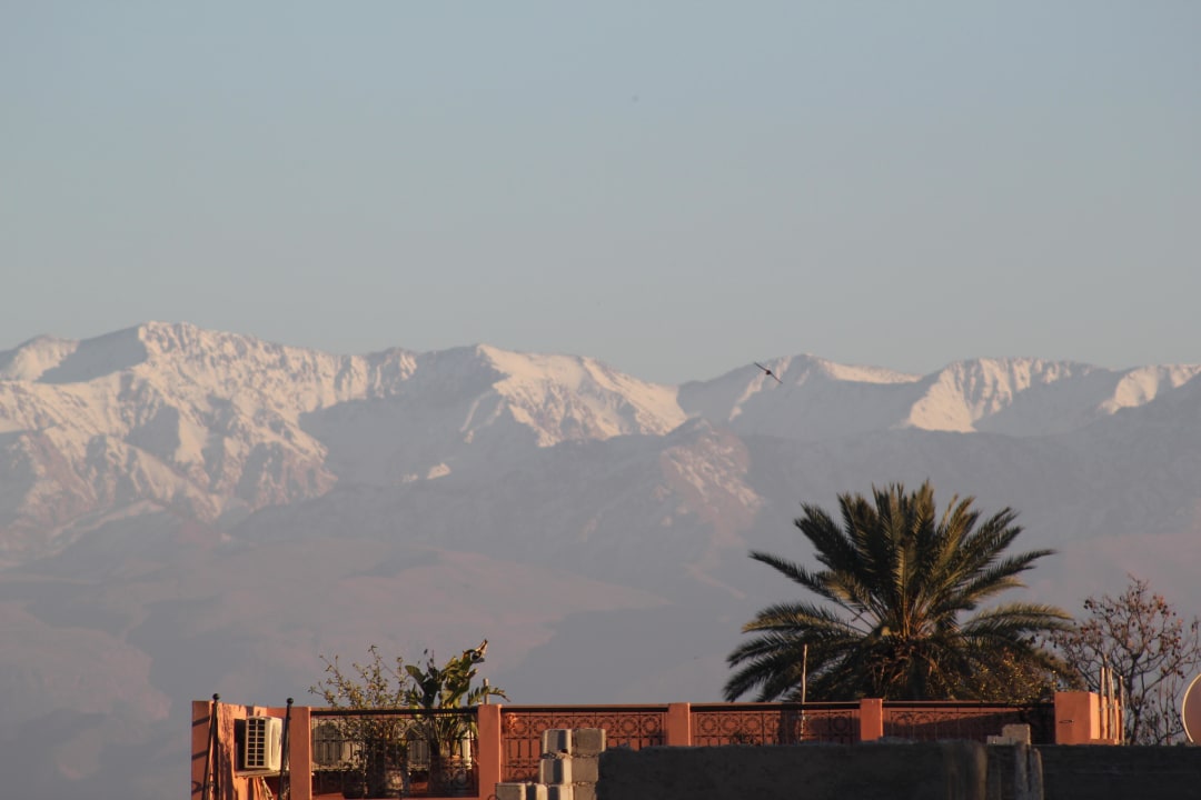 Blick auf das Atlasgebirge Hotel Riad Viva