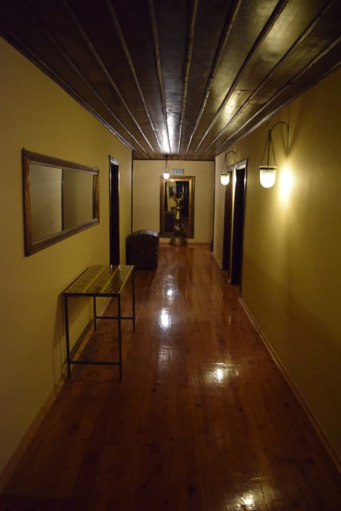 Flur zu den Zimmern Alp Pasa Hotel - Special Class