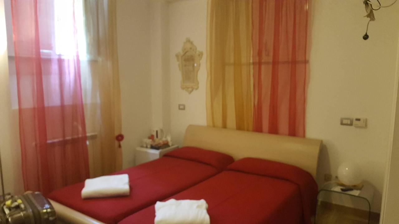 Ein erster Blick in unser Zimmer Hotel La Rotella Nel Sacco