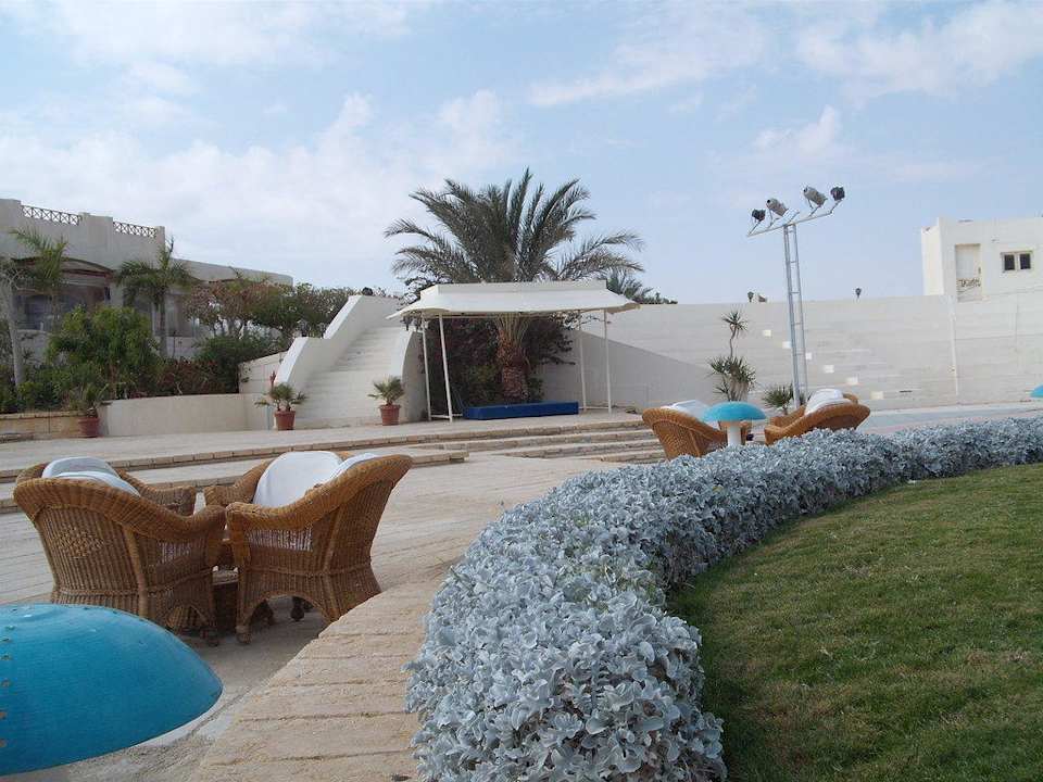 Hinter dem Haupthaus Coral Beach Hurghada