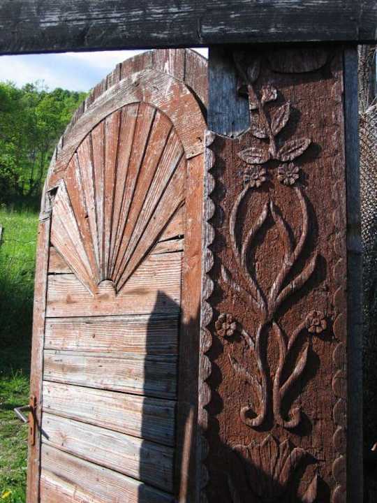 "szekely" gate Guesthouse Criseni Kőrispatak