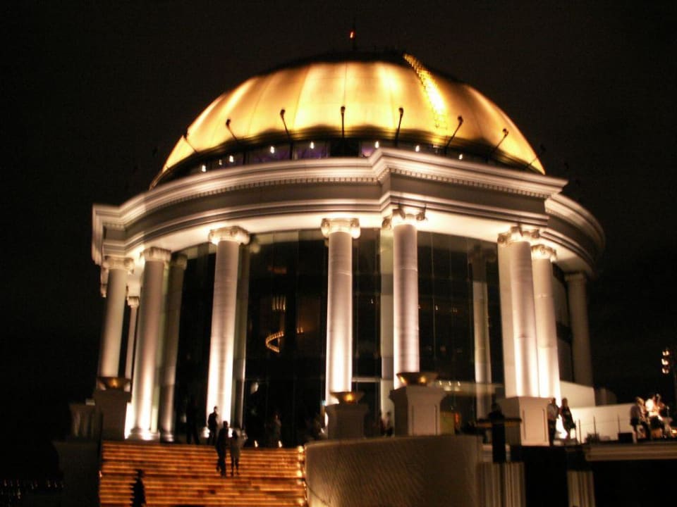 auf dem Dach des Hotels an der Bar! Hotel Lebua At State Tower
