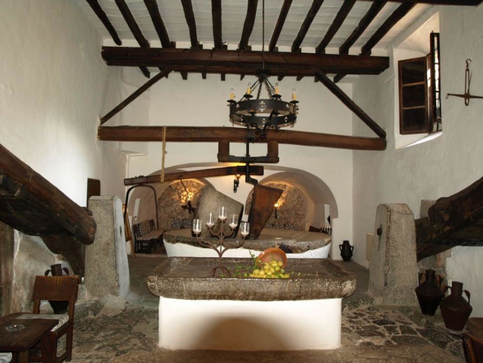 "Oliven-Presse" Hotel Es Port