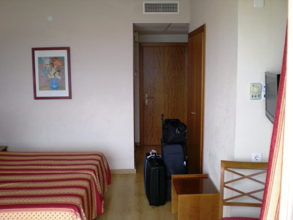 Wohn-Schlafbereich NYX Hotel Ibiza - adults only