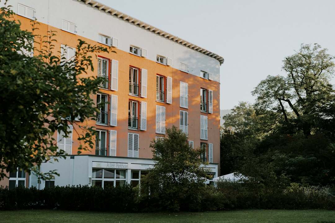 Außenansicht Allee Parkhotel Maximilian