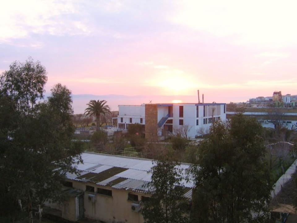 Sonnenuntergang - leider mit marodem Vordergrund Grand Hotel Temizel