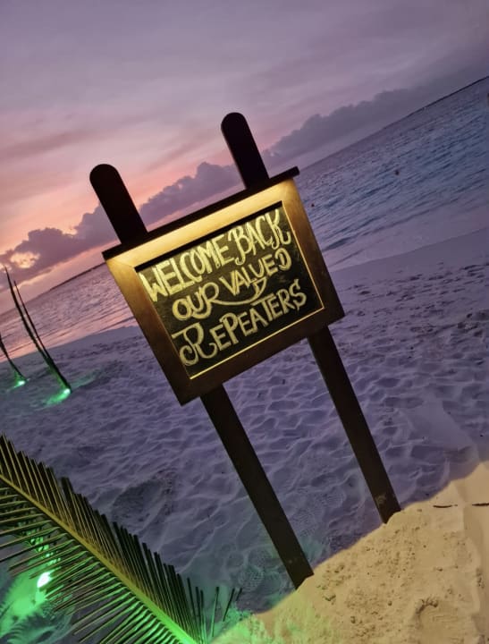 Strand Adaaran Select Meedhupparu Island Resort - Premium All Inclusive