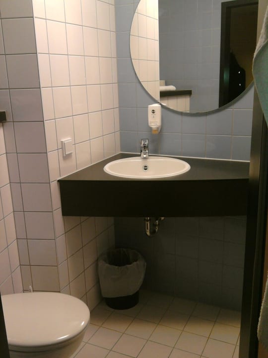 Bad B&B Hotel Frankfurt-Hahn Airport