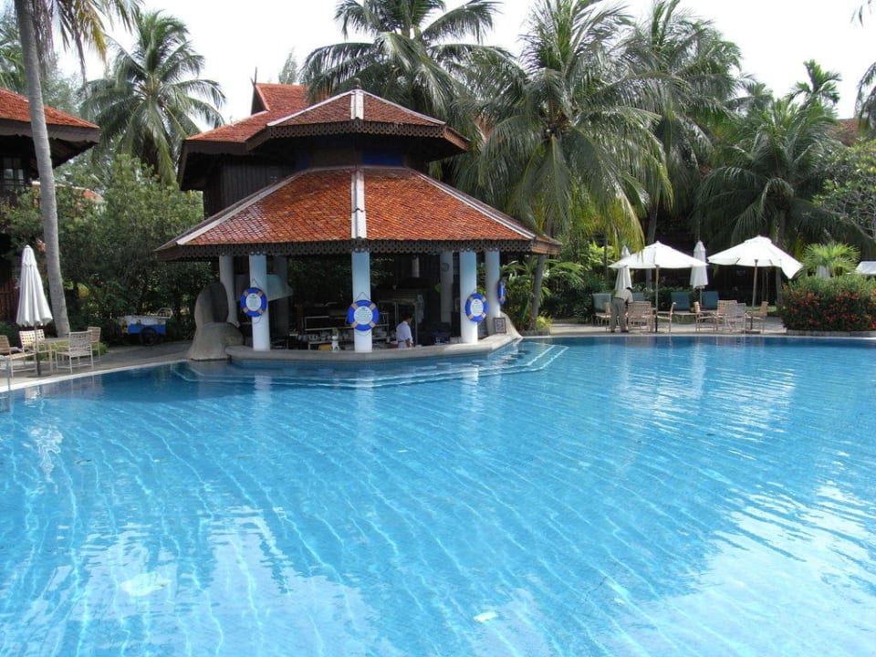 Poolbar Pelangi Beach Resort & Spa