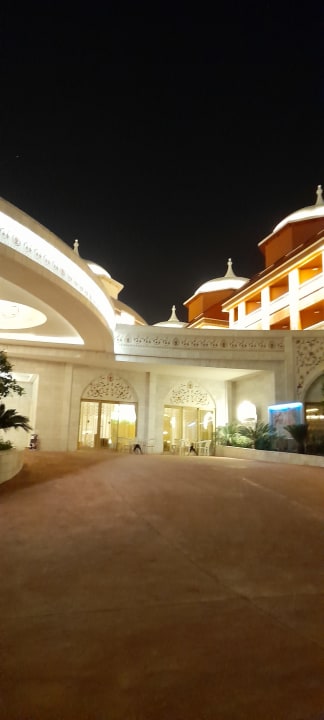 Außenansicht Royal Taj Mahal Hotel